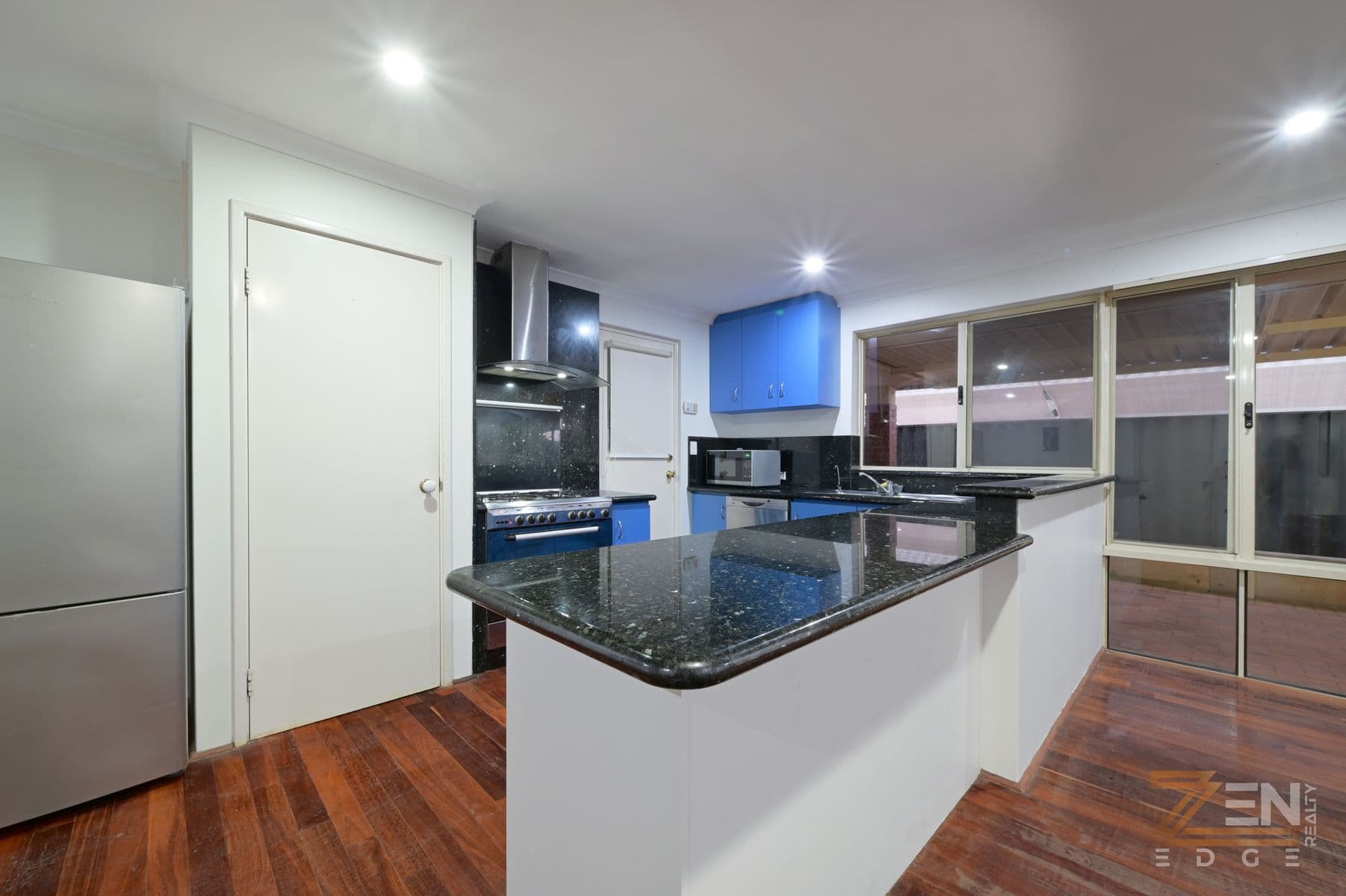 GREAT OPPORTUNITY FOR INVESTORS OR FIRST HOME BUYERS! — photo 2