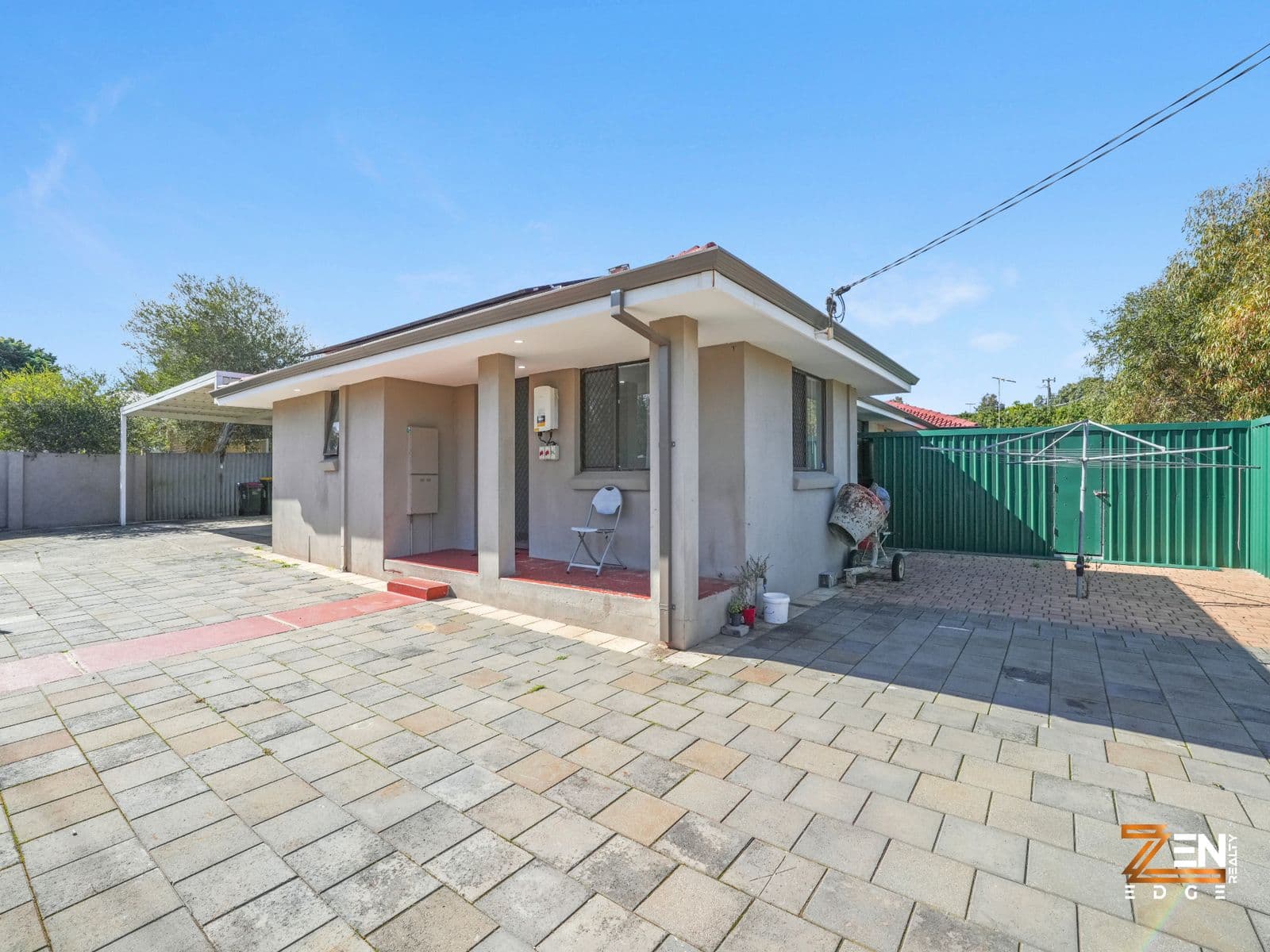 Comfort, Convenience and Low-Maintenance Living in a Prime Location