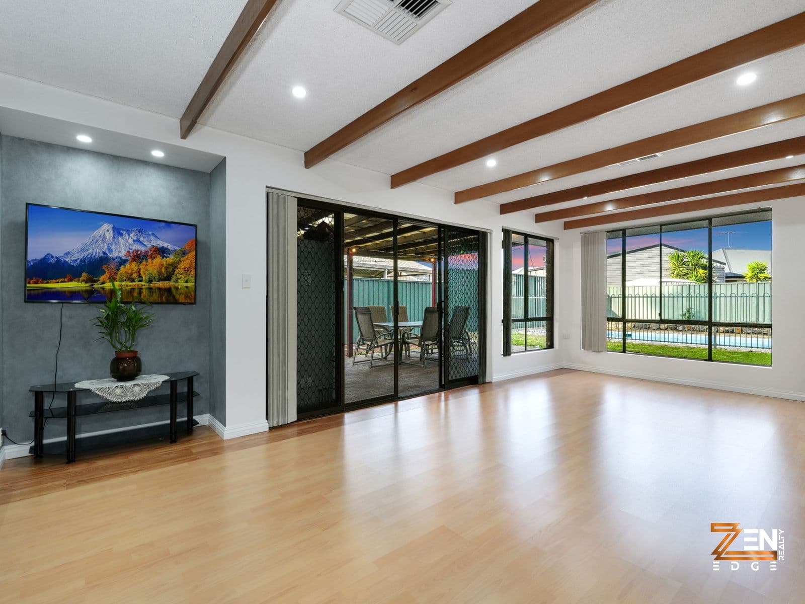For Sale Spacious Family Home with Modern Comforts and Pool — photo 2