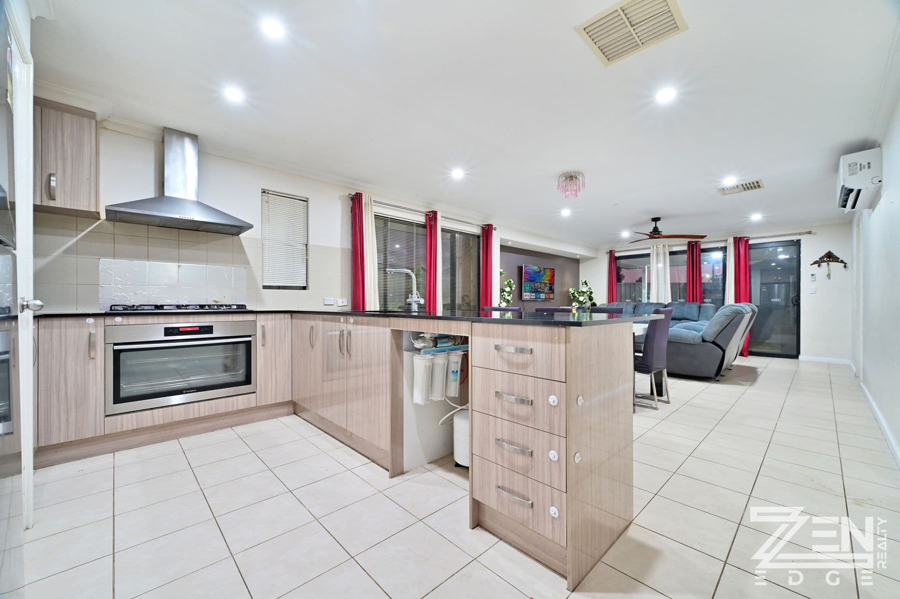 Welcome to Your Dream Home at 1 Charlton Way, Brabham! — photo 3