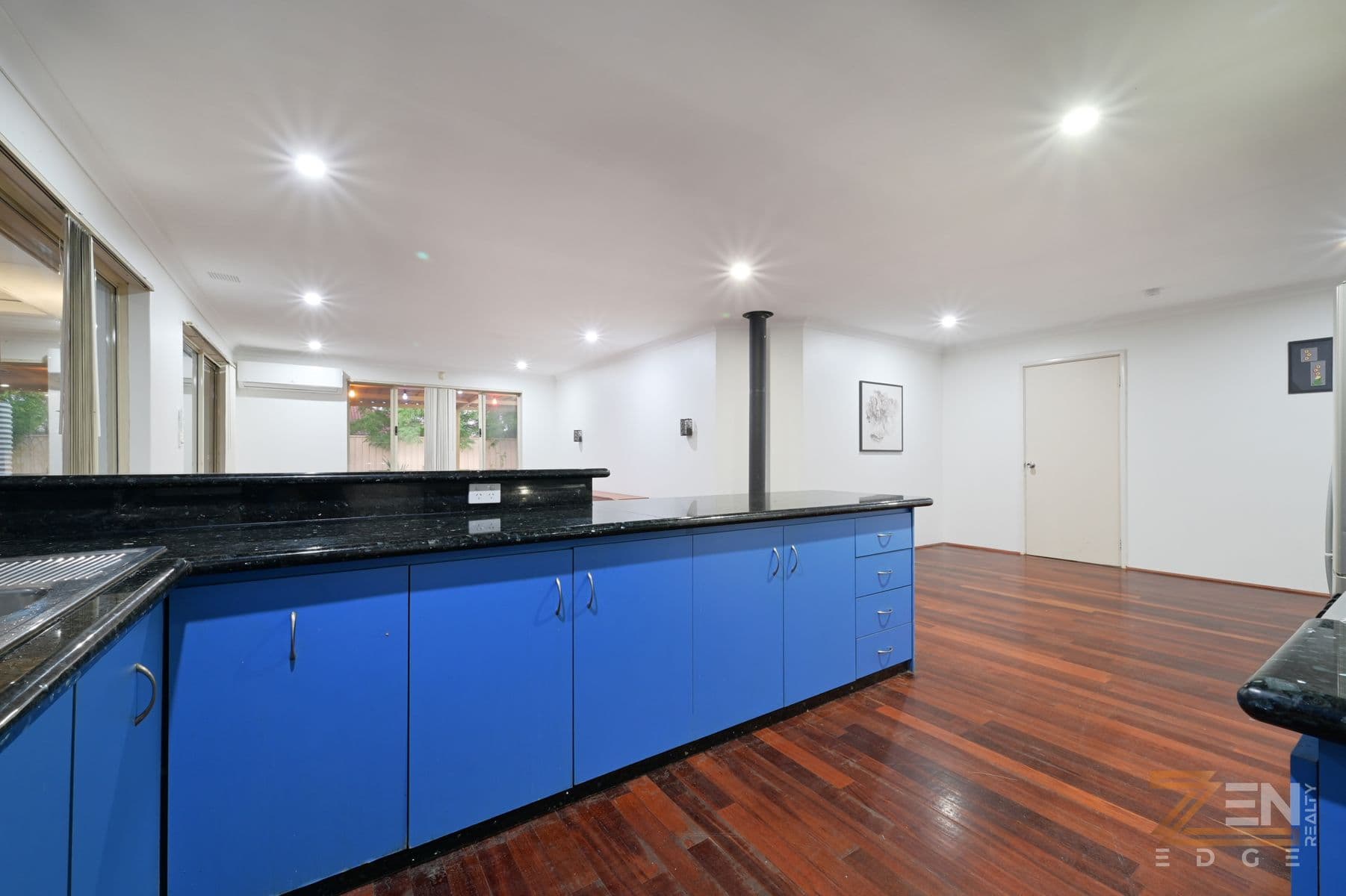GREAT OPPORTUNITY FOR INVESTORS OR FIRST HOME BUYERS! — photo 3