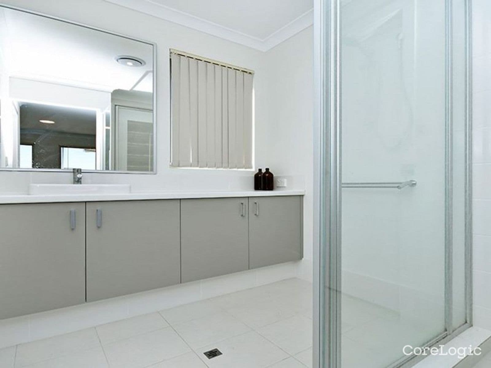 Just Listed: Super Clean Modern Townhouse in Brabham — photo 2