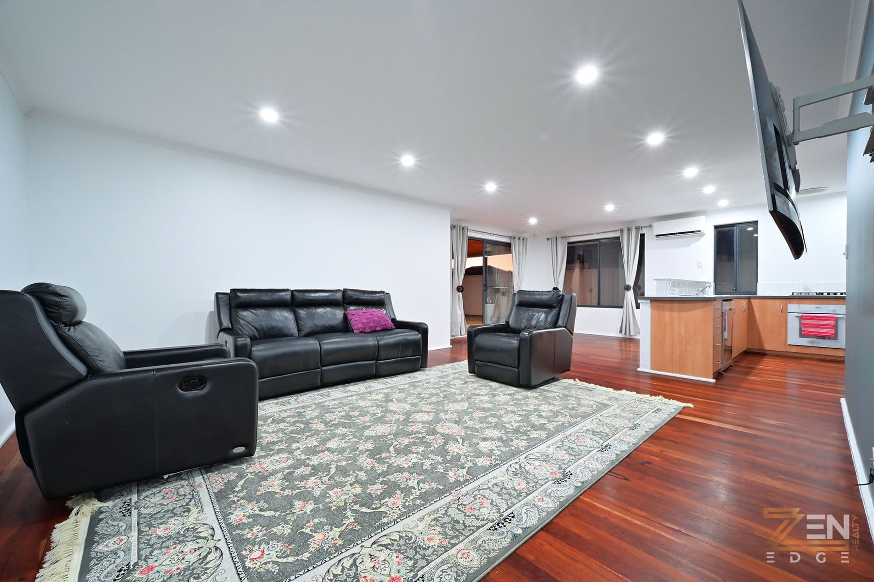 Stylish, Spacious And Fully Renovated Family Haven in 80 Hardey E Road Wattle Grove For Sale — photo 4