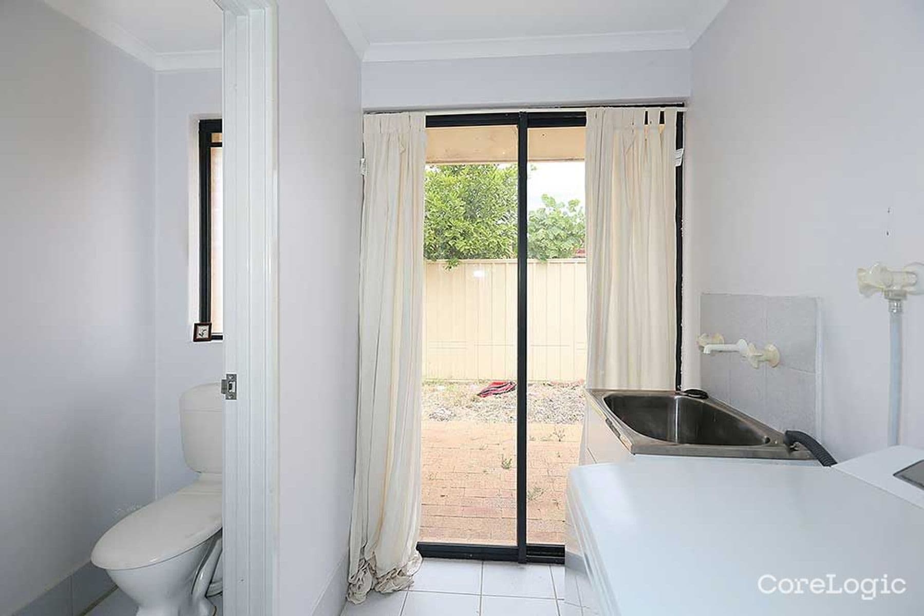 Discover Your Dream Home Today! 24 Starlet Court Maddington — photo 5