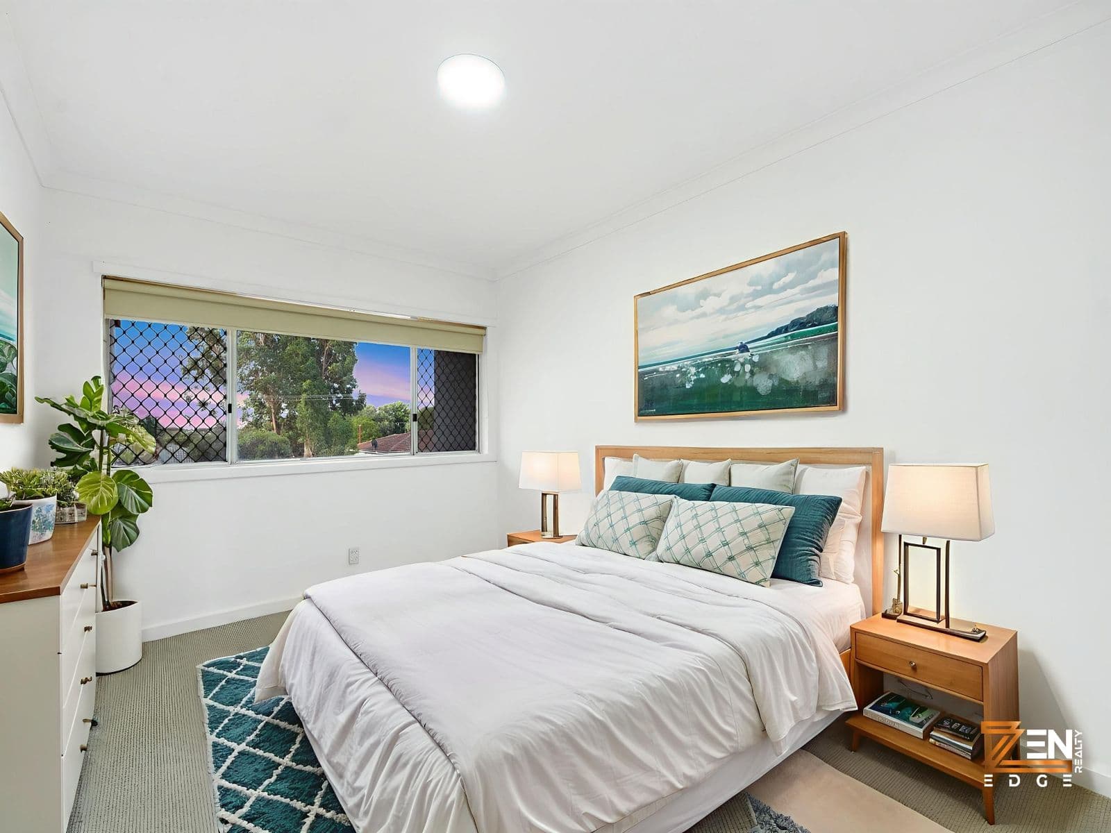 Stylishly Renovated Townhouse in a Convenient Location — photo 5