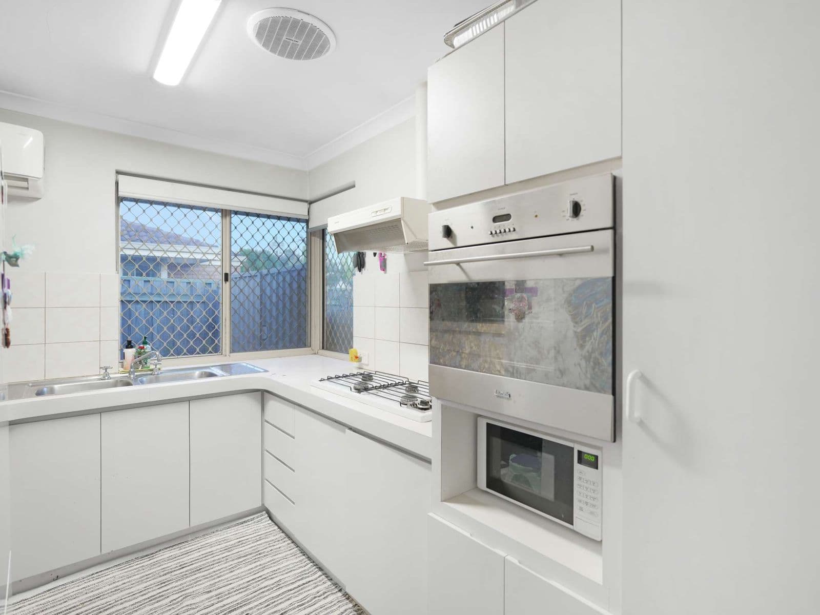 Discover a Rare Gem in a Sought-After Complex! — photo 3