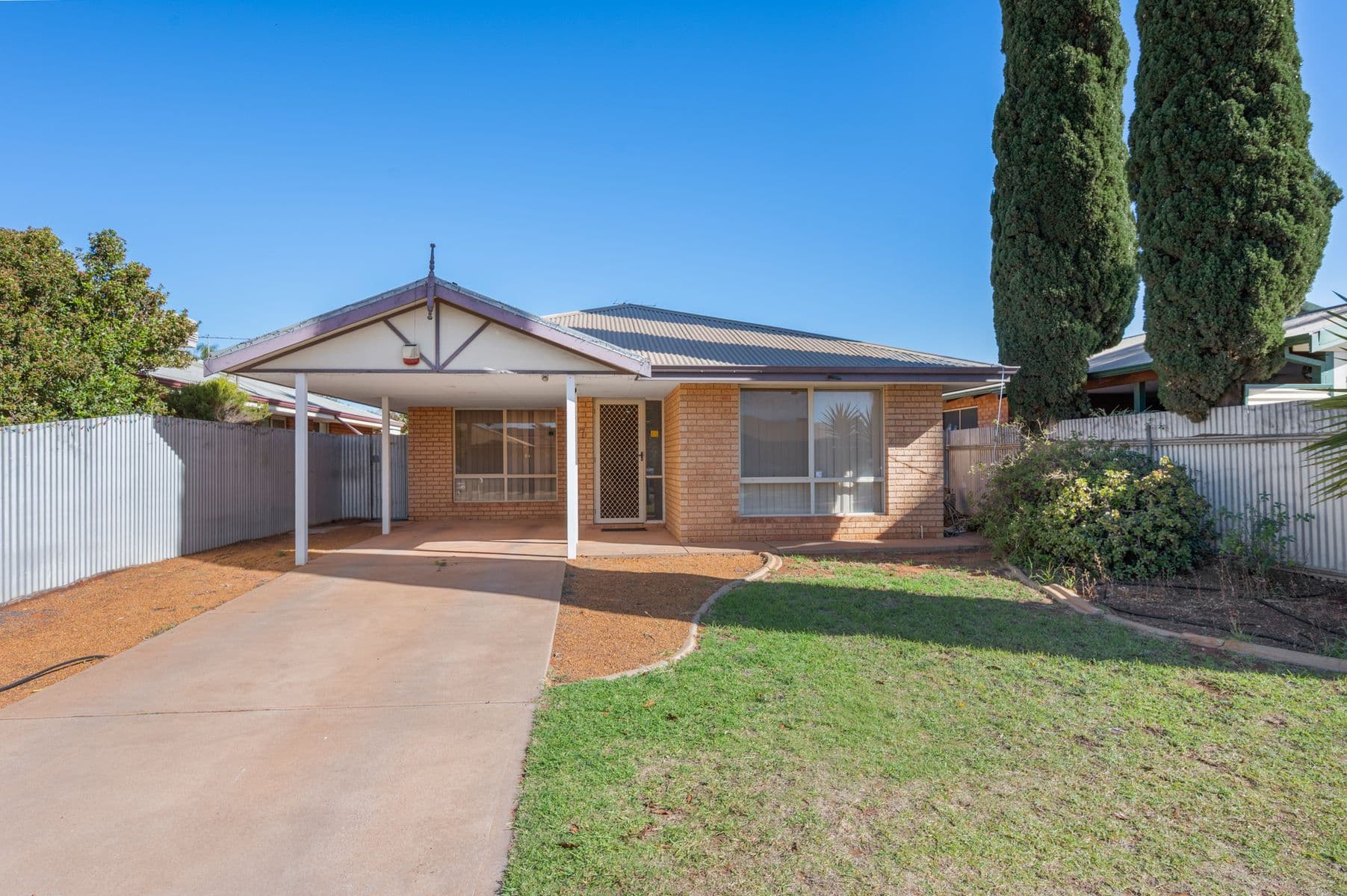 7 Crowley Gardens, Somerville – Perfect Family Living with Outstanding Investment Potential — main photo