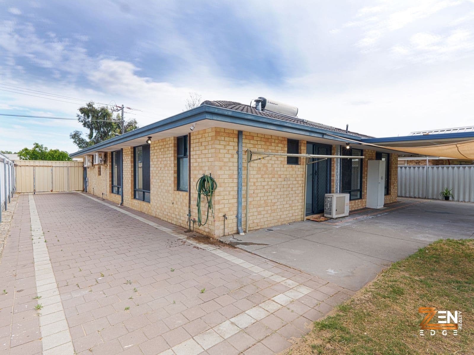 For Sale: Immaculate 4 bedroom 2 bath Family Home + Study | 28 Park Road, Kenwick — photo 4