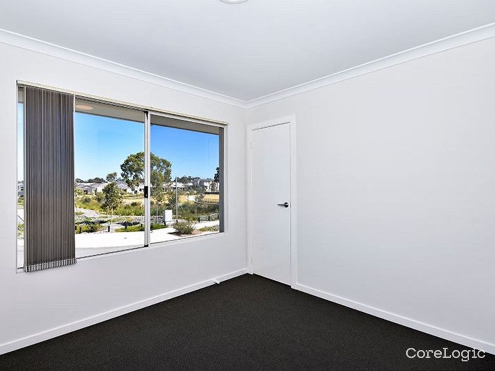 Just Listed: Super Clean Modern Townhouse in Brabham — photo 3
