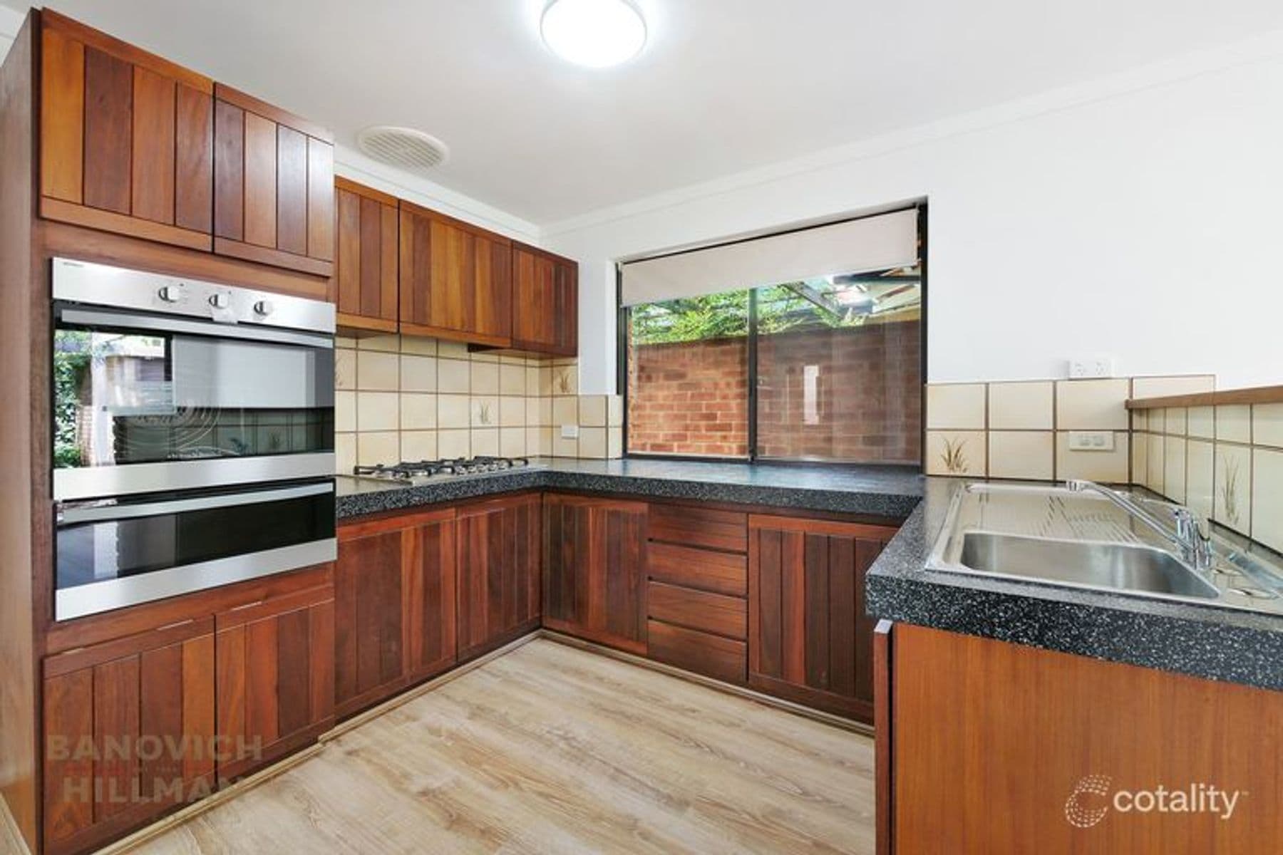 Stylish Lock-and-Leave Villa in Prime Location in Como