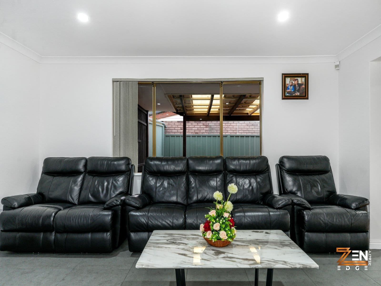 For Sale Spacious Family Home with Modern Comforts and Pool — photo 3