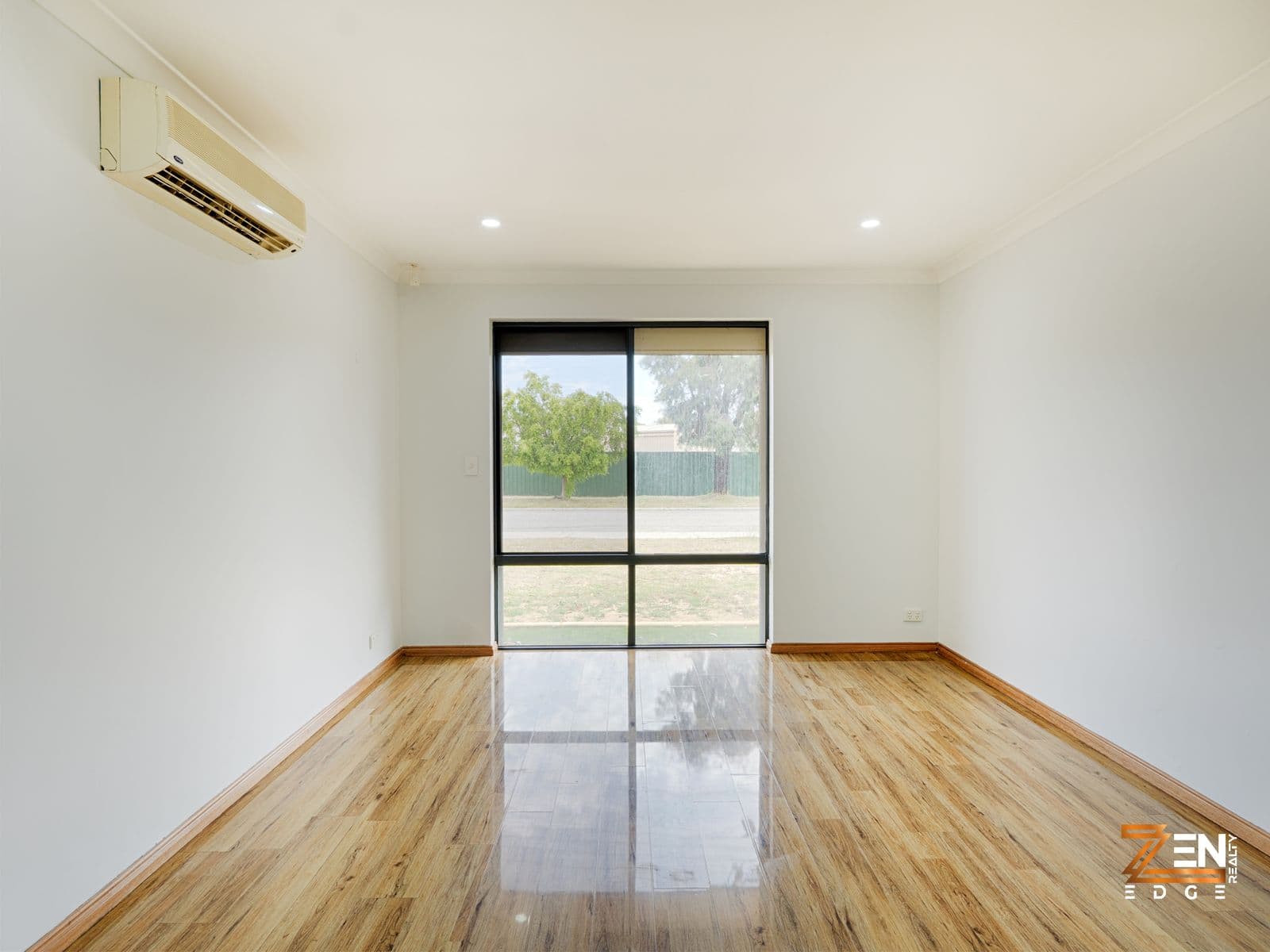 For Sale: Immaculate 4 bedroom 2 bath Family Home + Study | 28 Park Road, Kenwick — photo 5