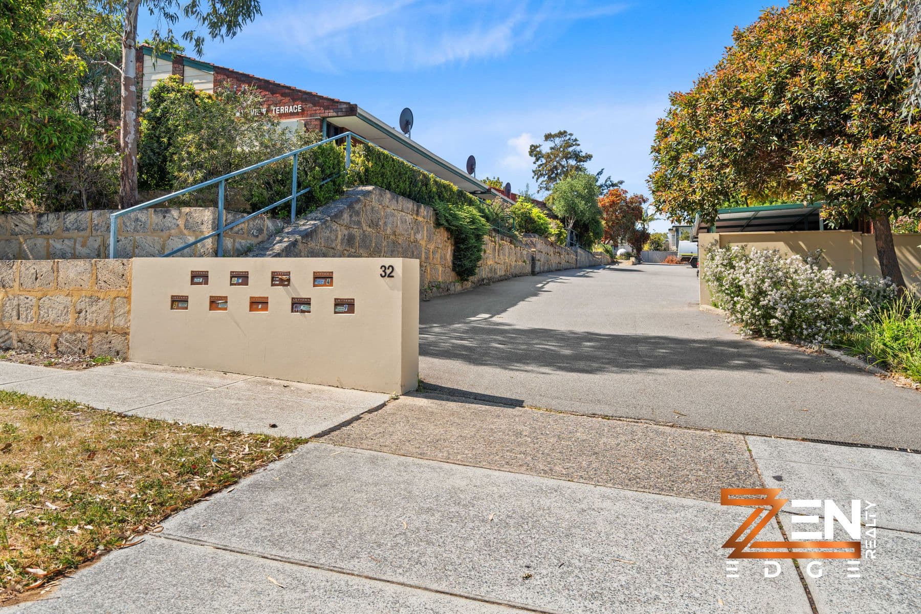Charming 2-Bed, 1-Bath Townhouse in Mount Lawley – Perfect Location, Private Courtyard — main photo