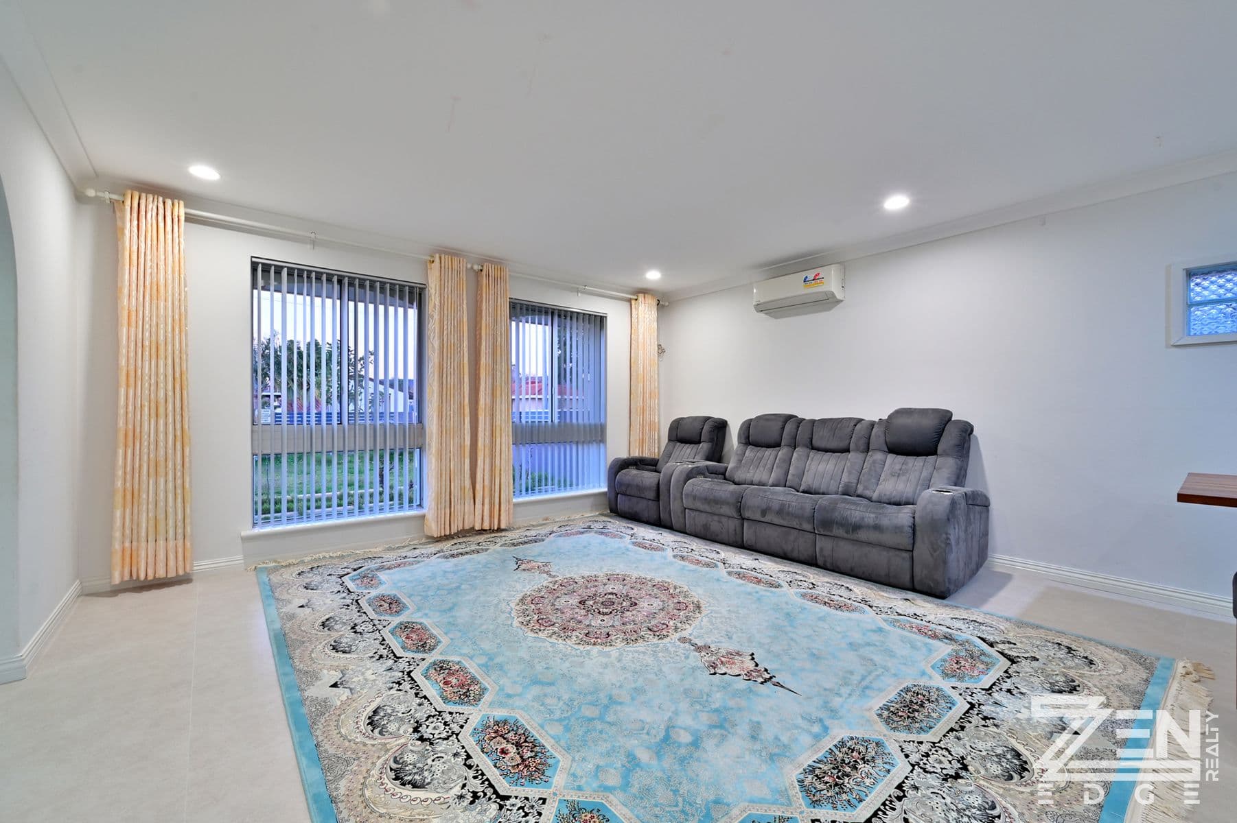 Amazing fully Renovated house with Subdvision Potential — photo 3
