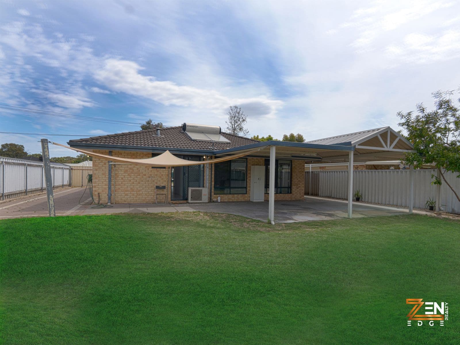For Sale: Immaculate 4 bedroom 2 bath Family Home + Study | 28 Park Road, Kenwick — photo 2