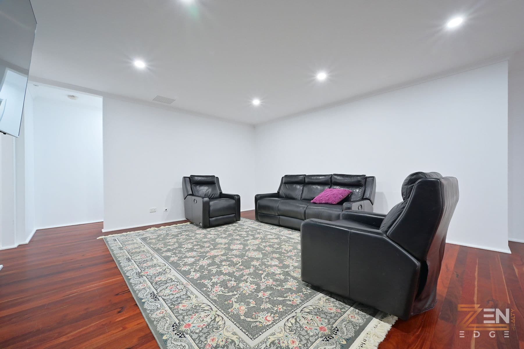 Stylish, Spacious And Fully Renovated Family Haven in 80 Hardey E Road Wattle Grove For Sale — photo 5