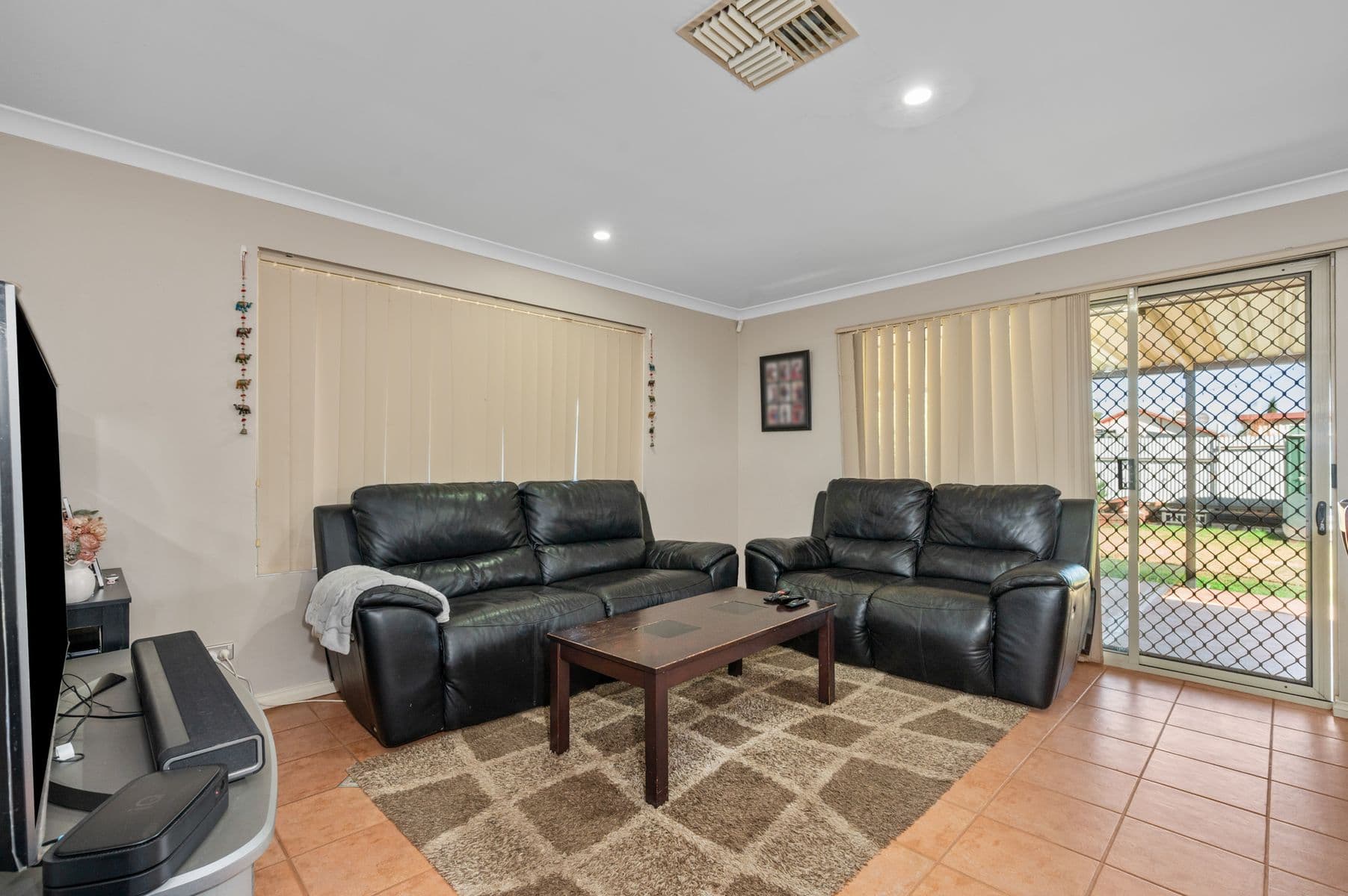 7 Crowley Gardens, Somerville – Perfect Family Living with Outstanding Investment Potential — photo 2