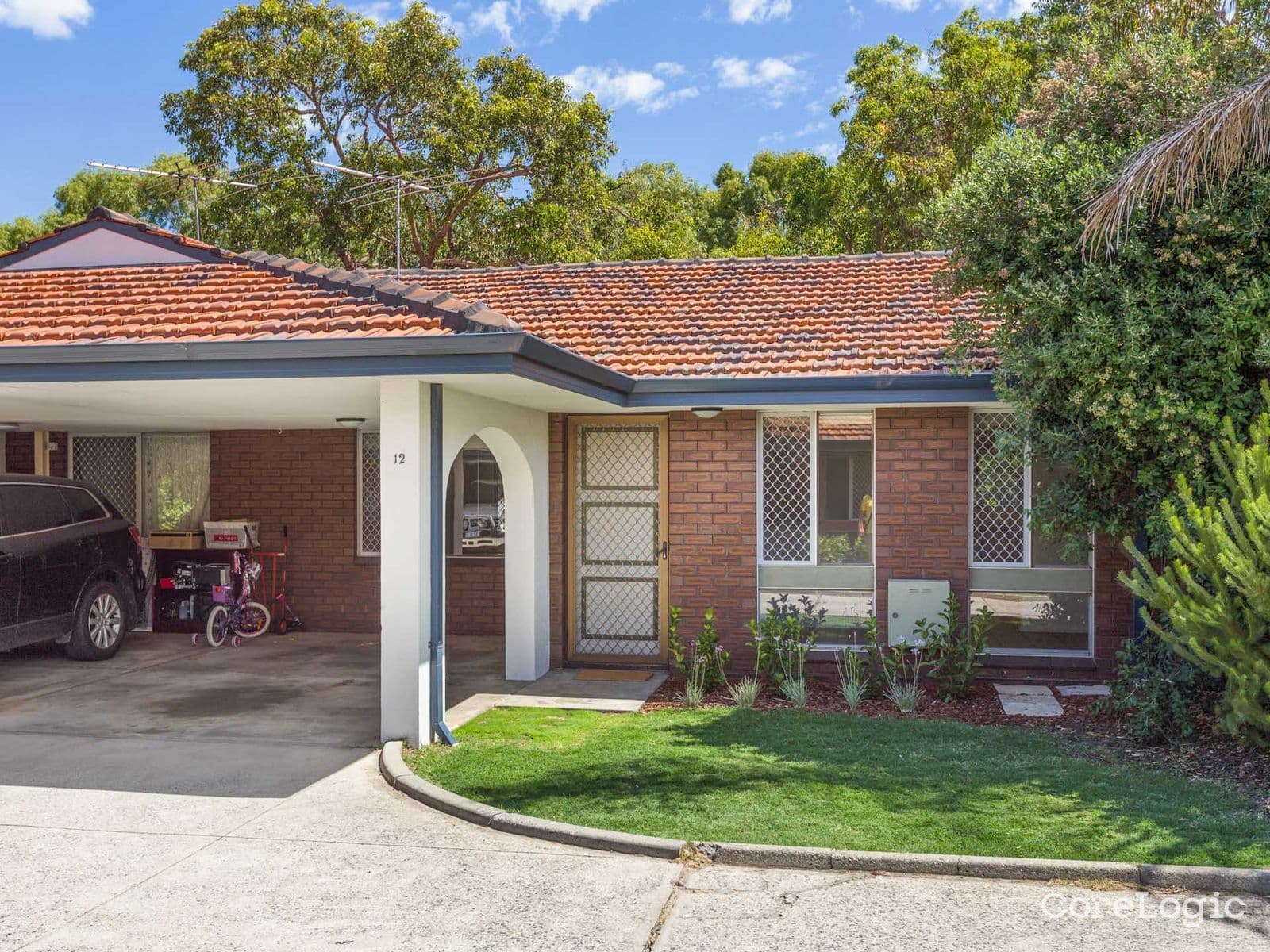 Charming Villa in Prime Perth LocationPresented by Jas Kaur & KS Ghuman | Zen Edge Realty — main photo