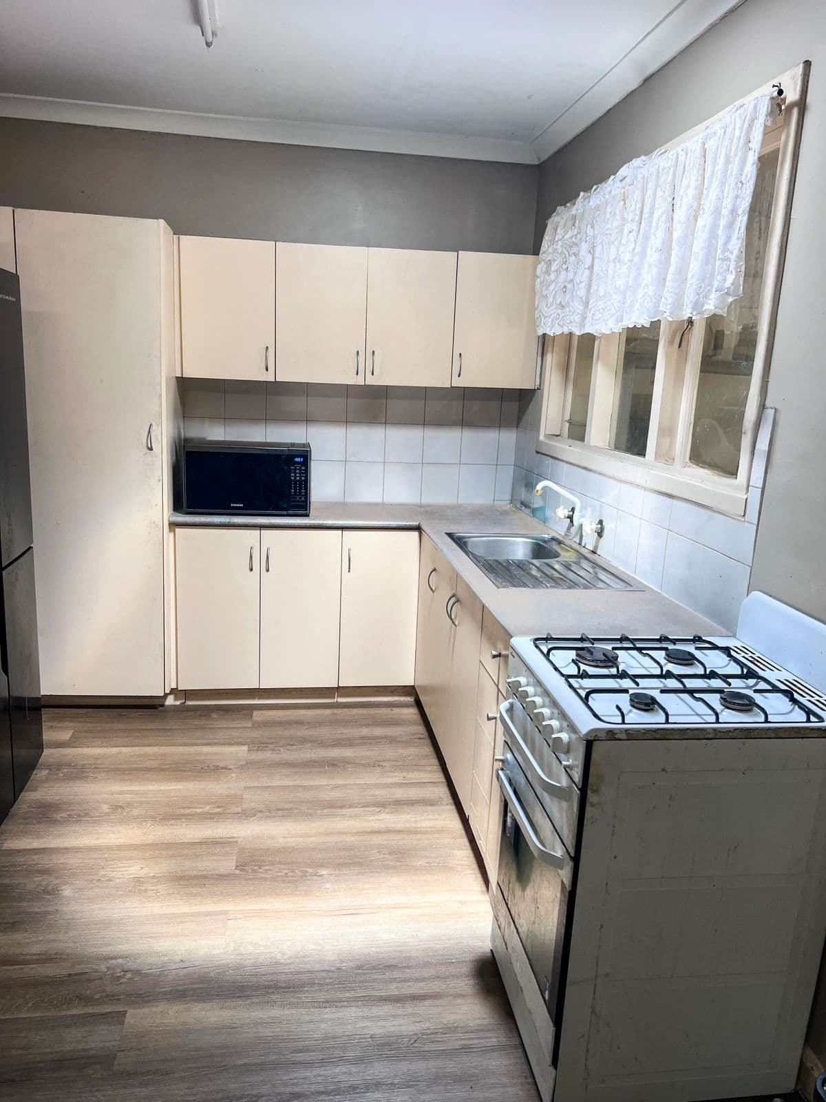 Rare Opportunity in Calista: 3 Bed, 1 Bath House on Quiet Cul-de-Sac — photo 3