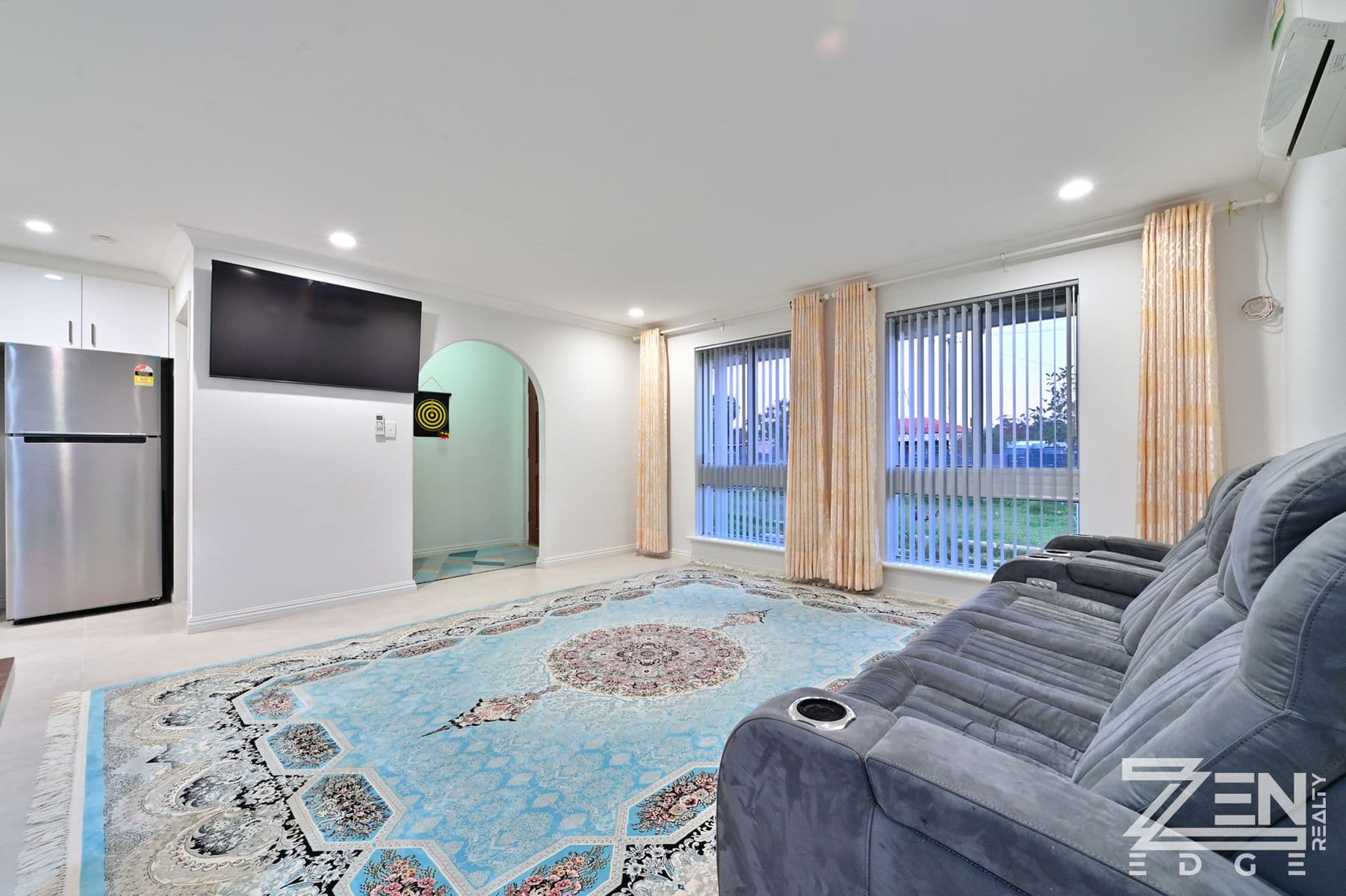 Amazing fully Renovated house with Subdvision Potential — photo 4