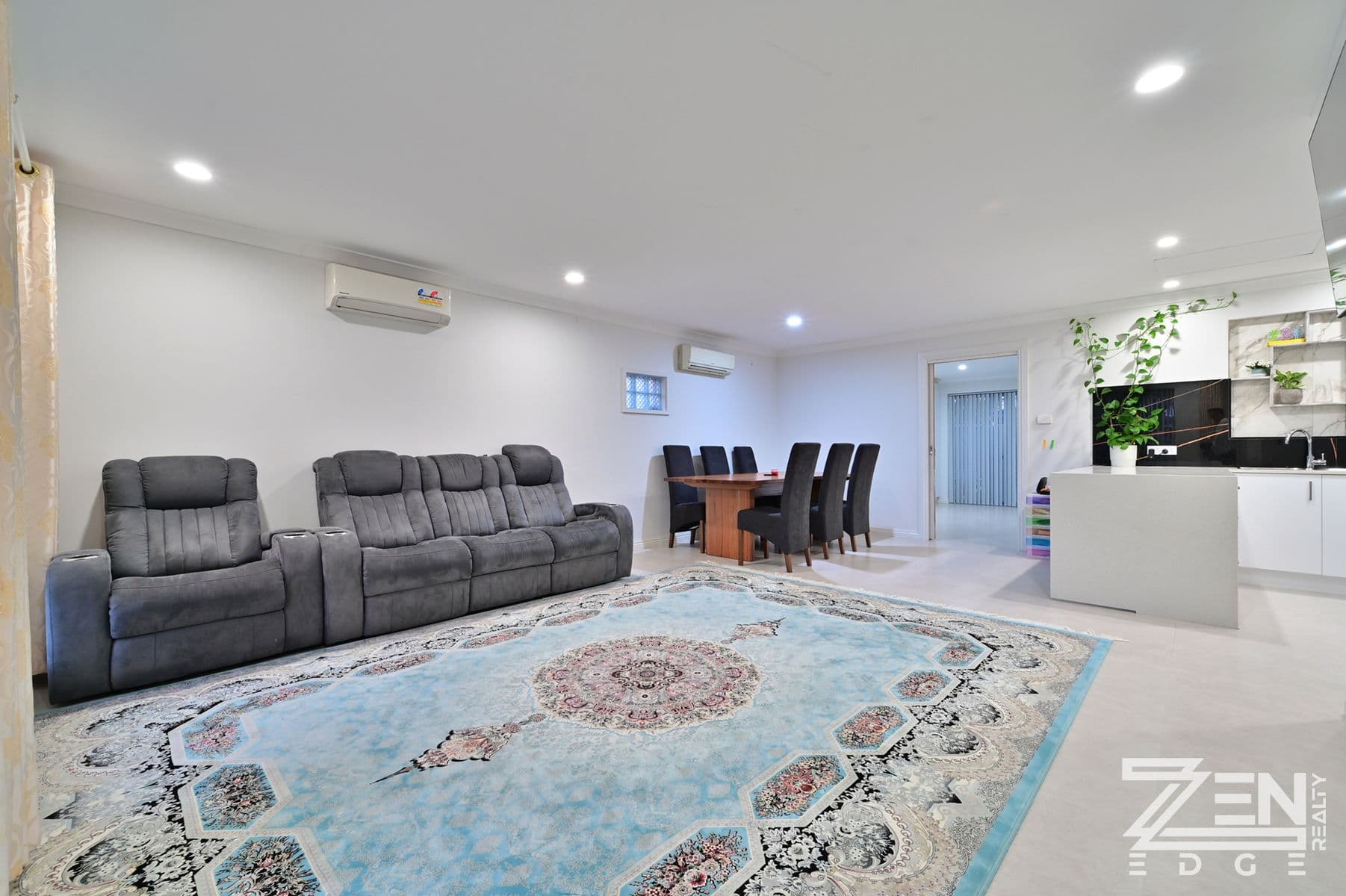 Amazing fully Renovated house with Subdvision Potential — photo 2