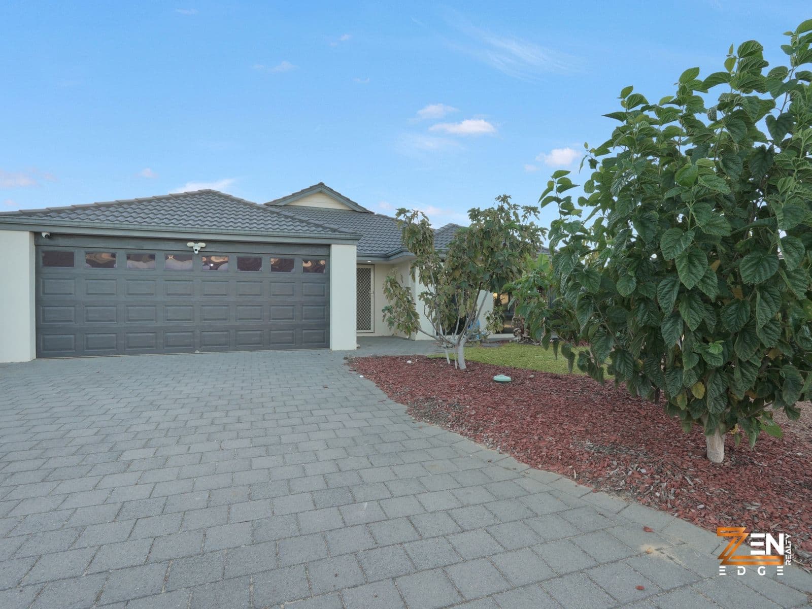 Stylish and Fully Renovated Four-Bedroom Home with Theatre and Study in Baldivis — photo 2