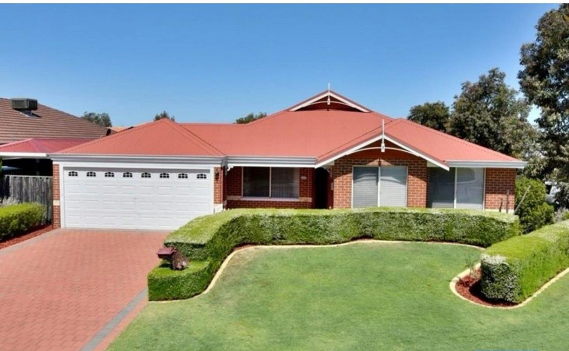 SPACIOUS FAMILY HOME ON 662SQM WITH REAR ACCESS — main photo