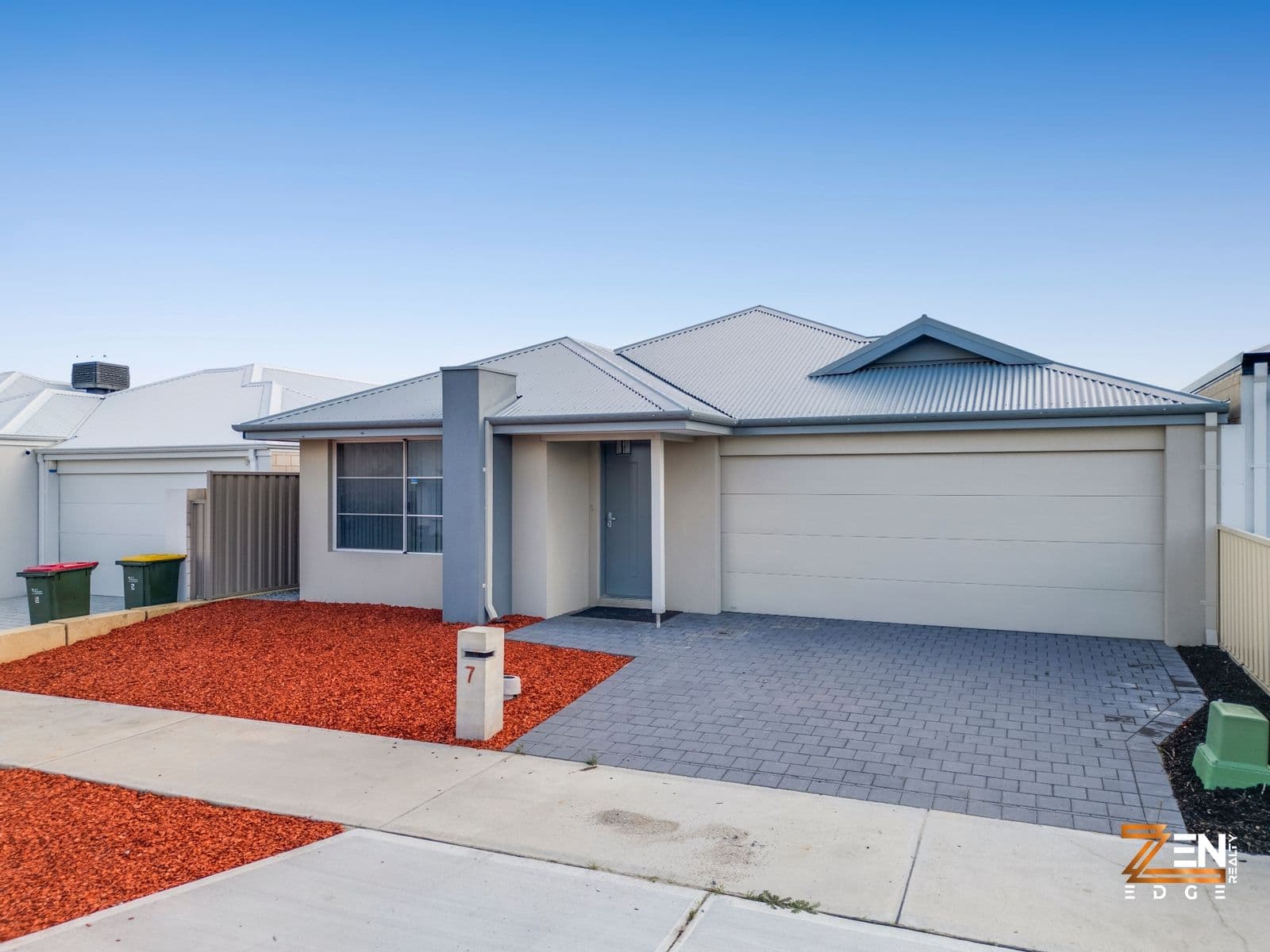 Zen Edge Realty Presents: Contemporary Coastal Luxury – 4 Bed, 2 Bath + Theatre Room in Prime Yanchep Location — photo 2