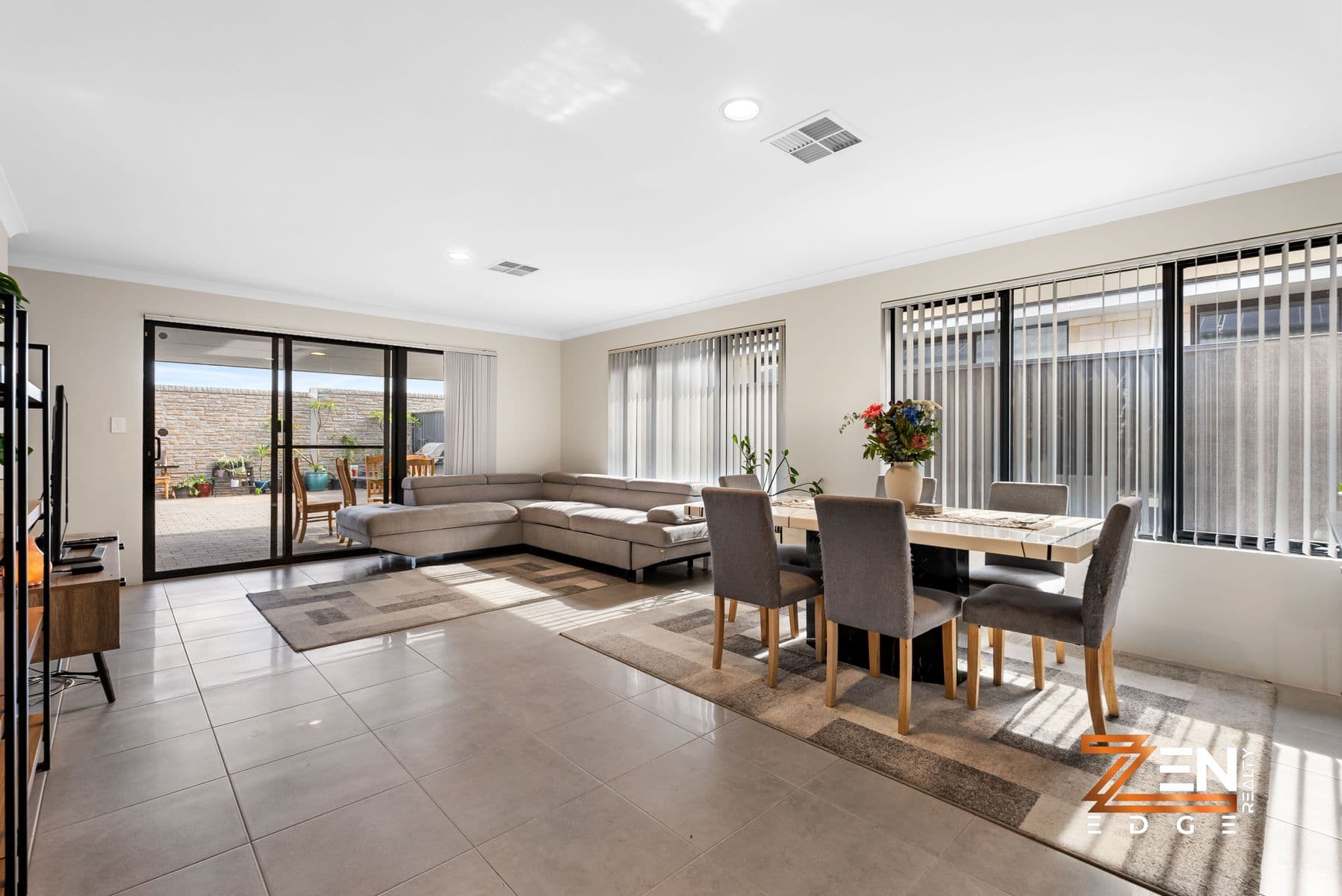 Stylish, Spacious And Nearly New – Your Dream Home Awaits! 75 Elsternwick Grove, Midvale WA 6056 — photo 3