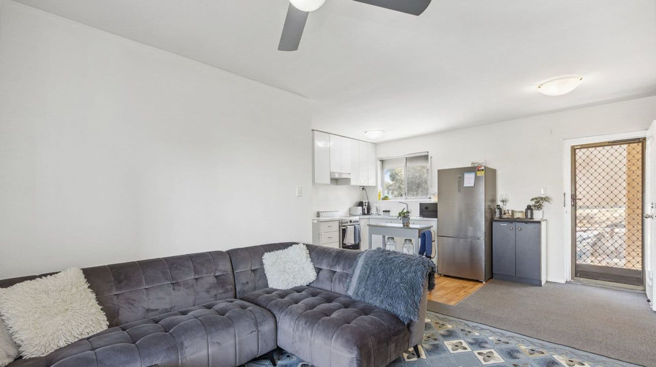 Elevated Outlook and Effortless Living in a Tucked-Away Spot — photo 4
