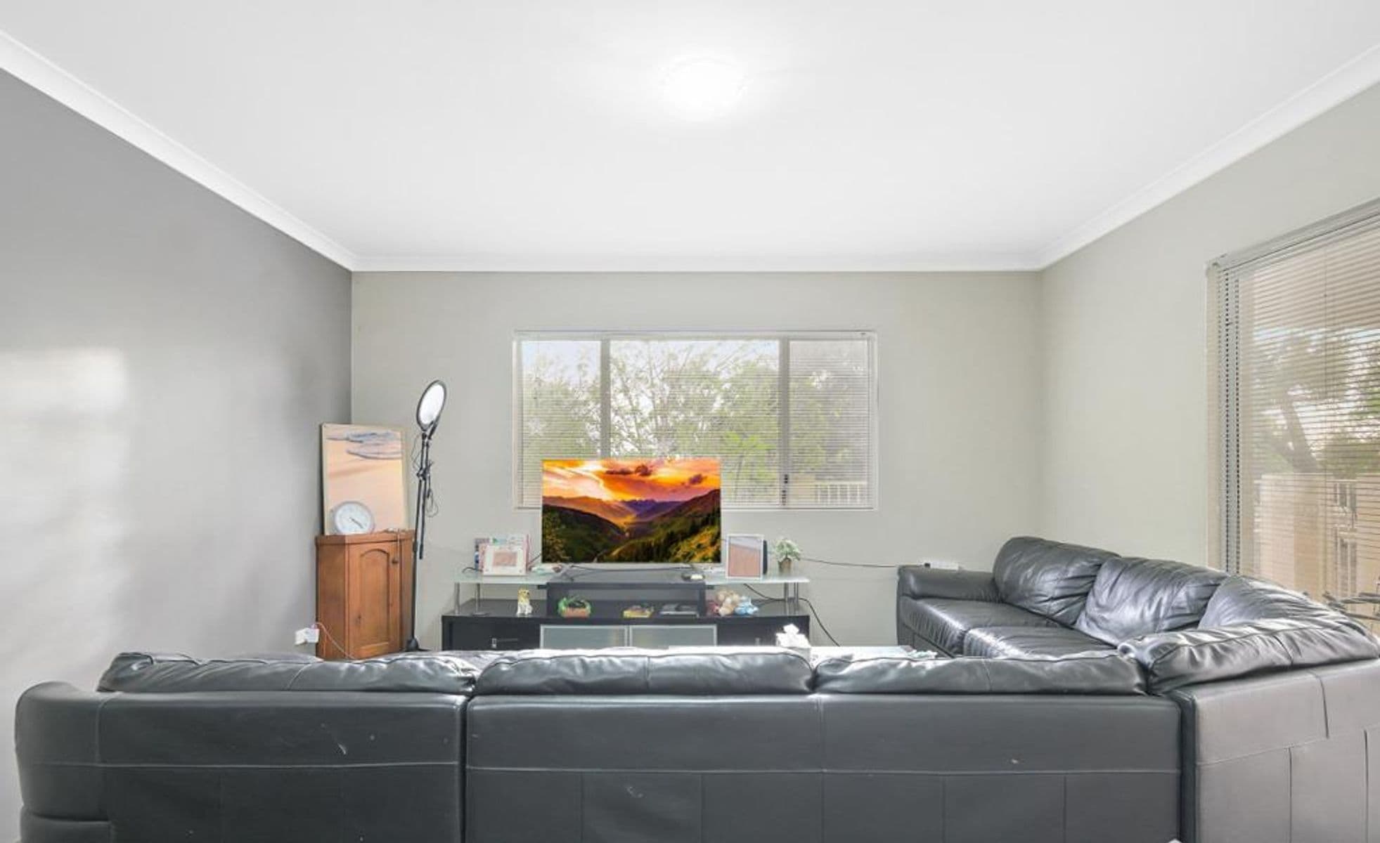 Discover unparalleled sophistication 4/21 Brackley Road Armadale WA — photo 2