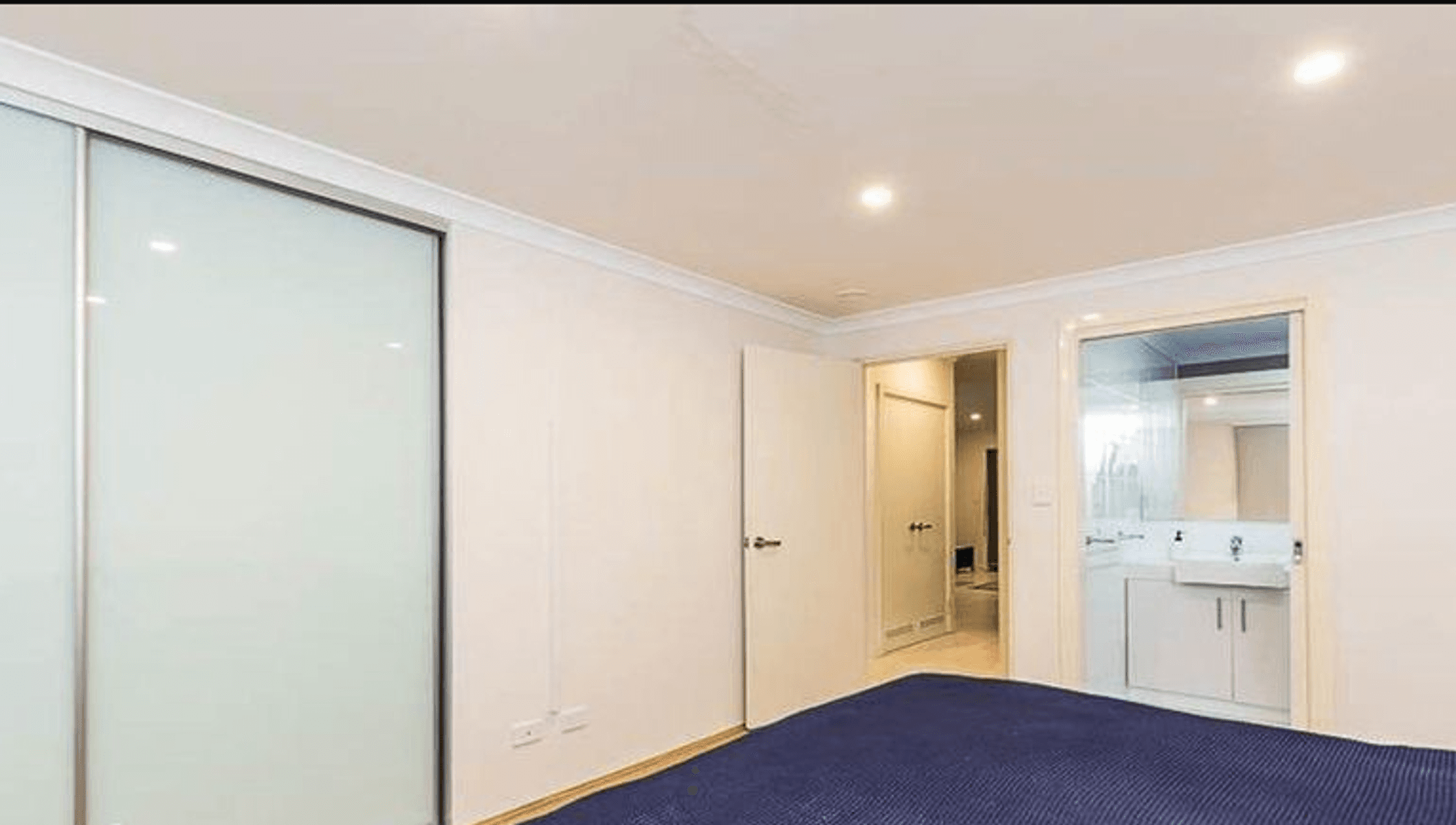 Ground Floor Spacious Boutique Apartment – Two Bedrooms, Two Bathrooms with Courtyard — photo 3