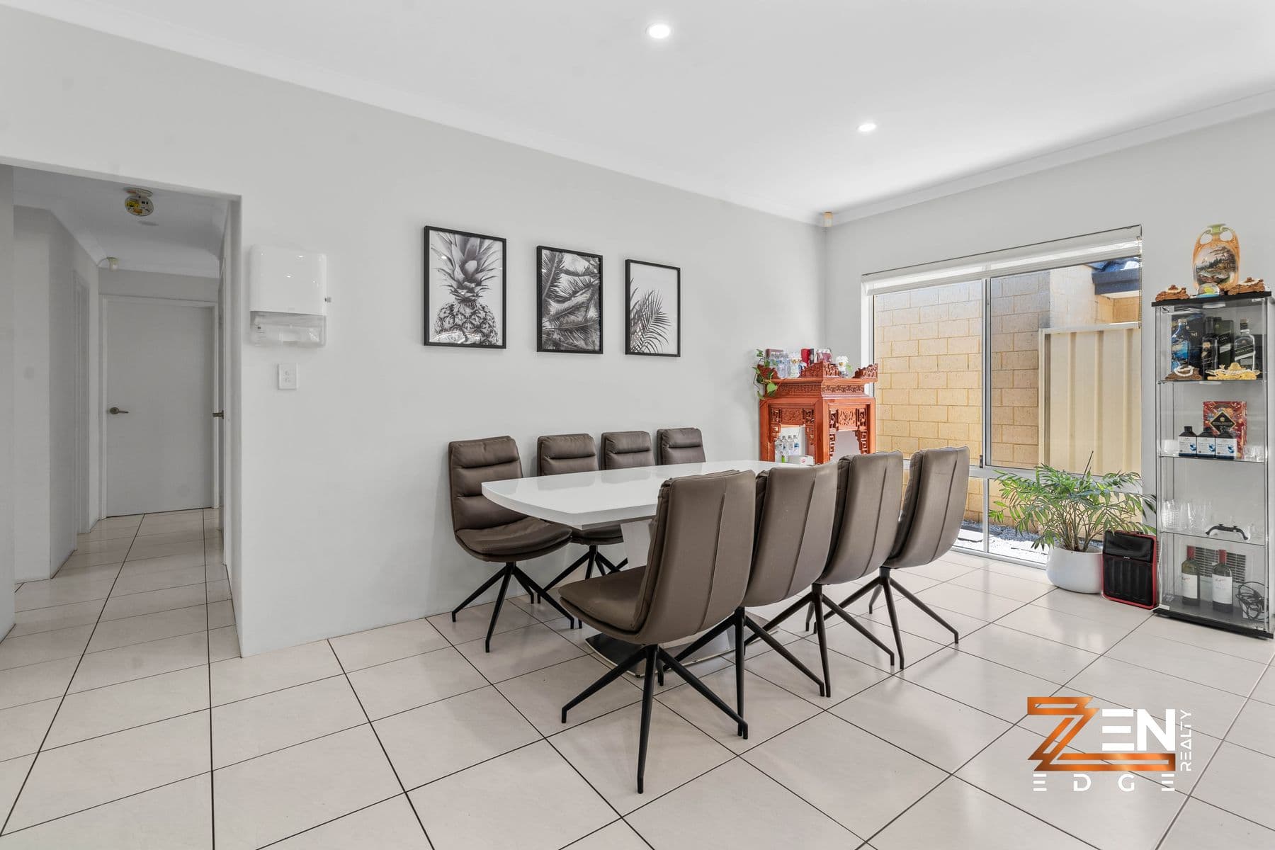 Welcome to Your Dream Family Home in Pearsall. 4 Bed 2 Bath and Theatre Room — photo 4