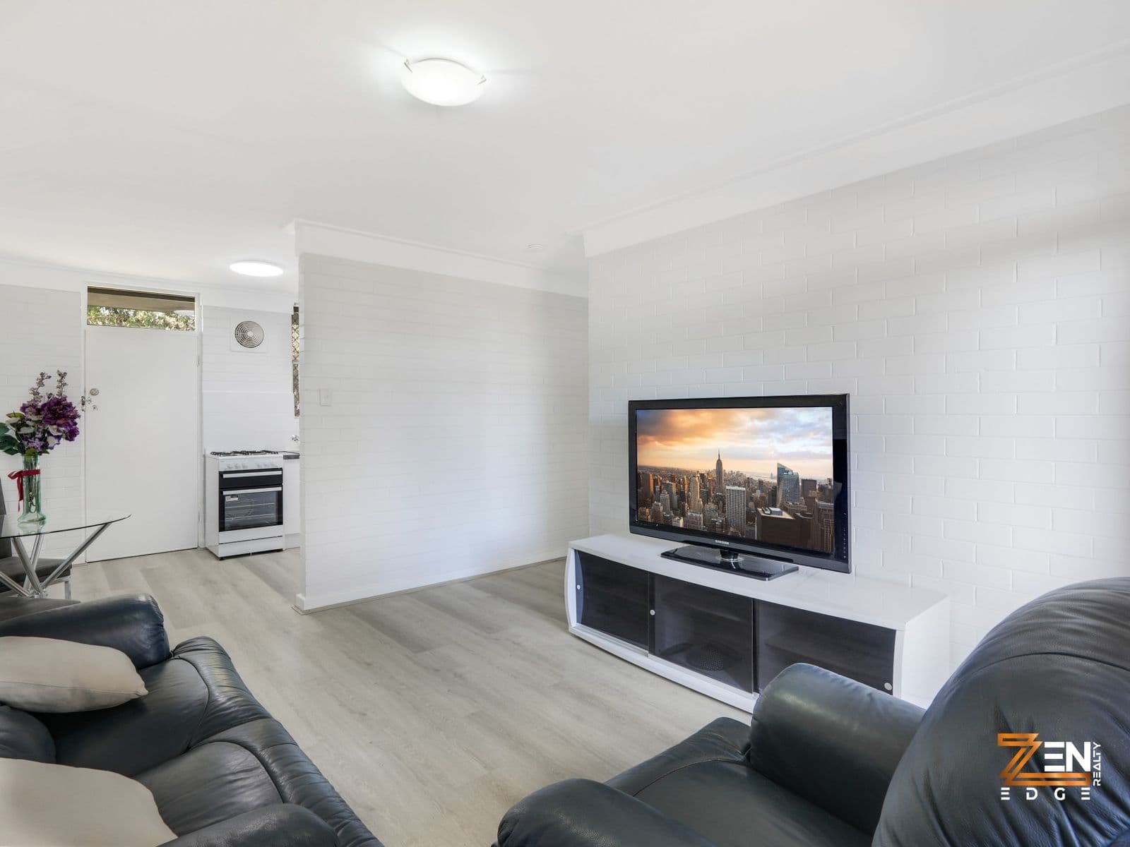 Stylish and Fully Renovated Ground-Floor Unit in Prime Yokine Location! — photo 5