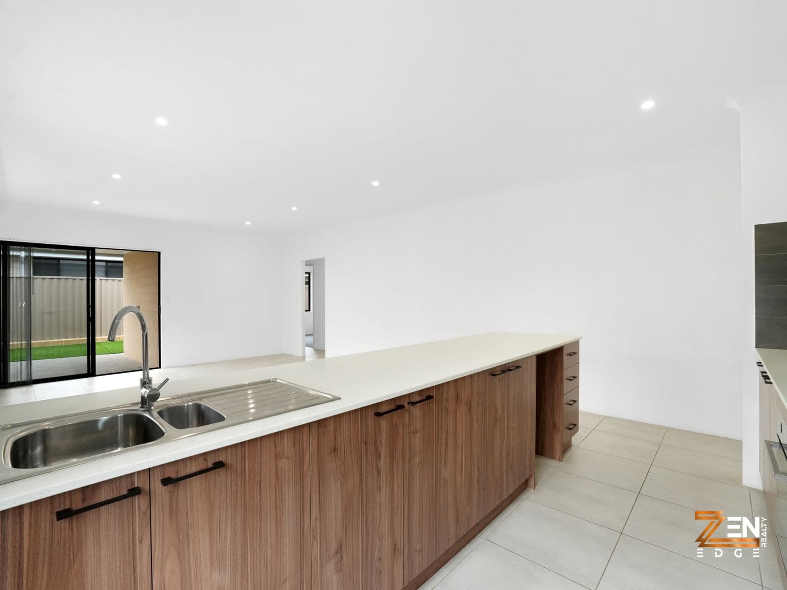 Modern Comfort and Convenience in the Heart of Brabham — photo 5