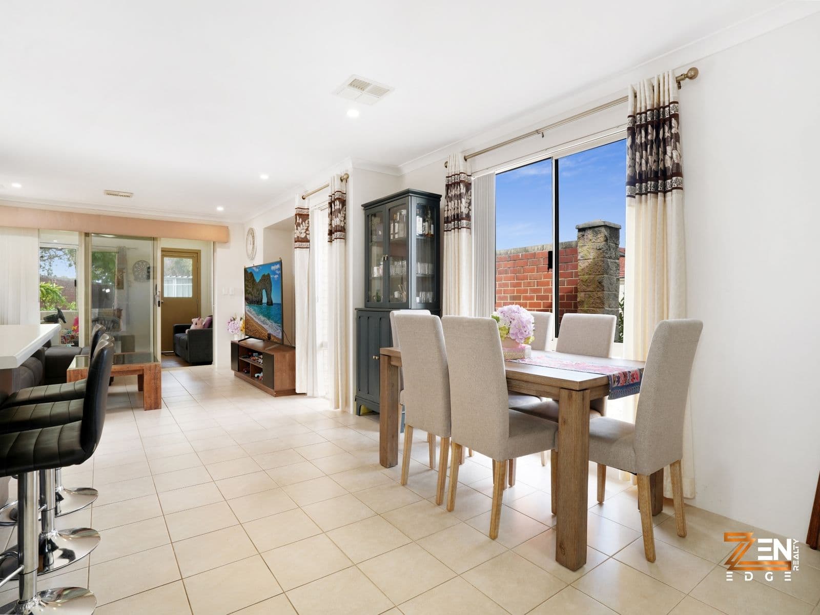 Spacious, Low-Maintenance Living in Prime Canning Vale Location– 22 Haigh Road, Canning Vale — photo 2