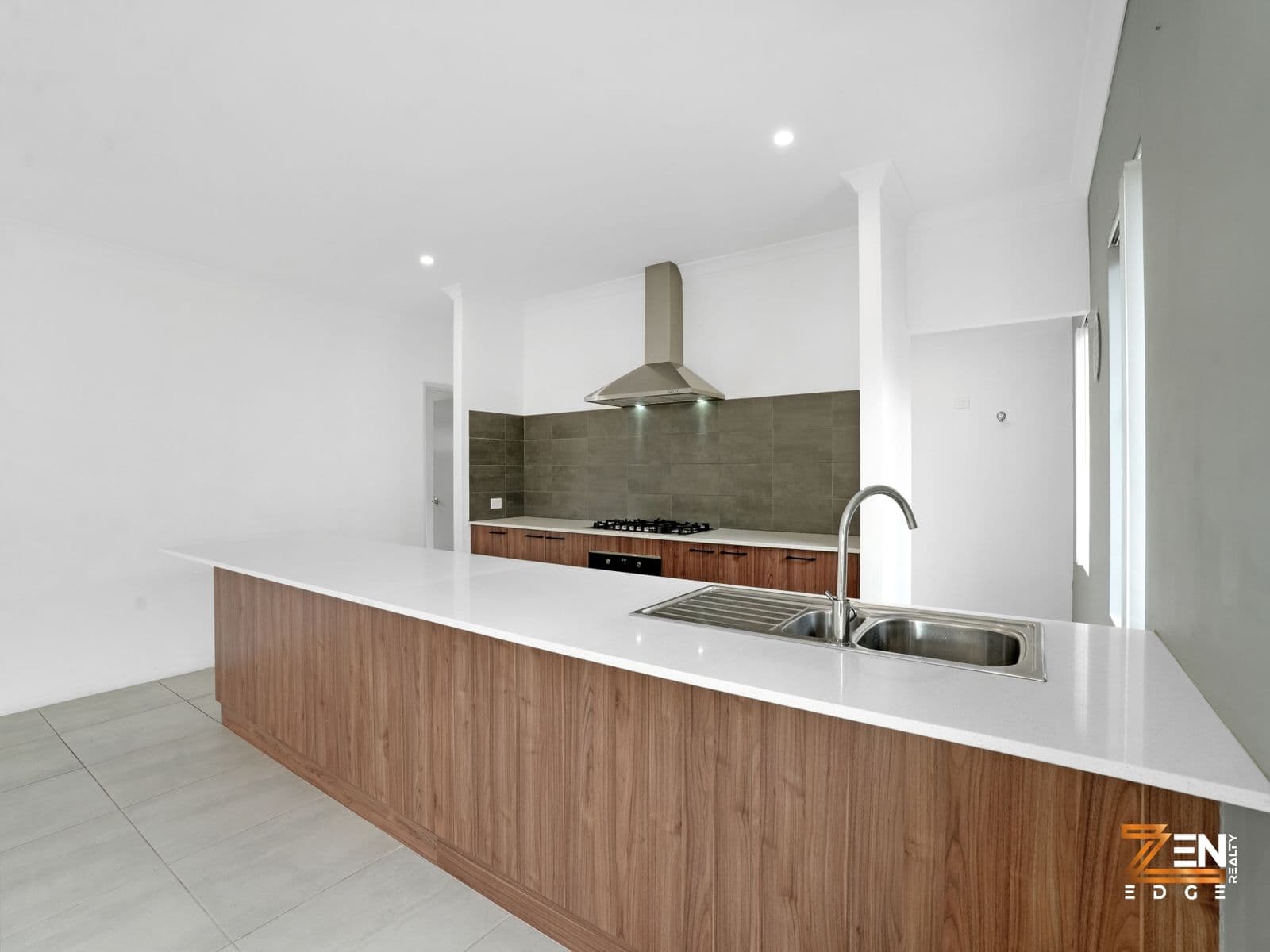 Modern Comfort and Convenience in the Heart of Brabham — photo 3