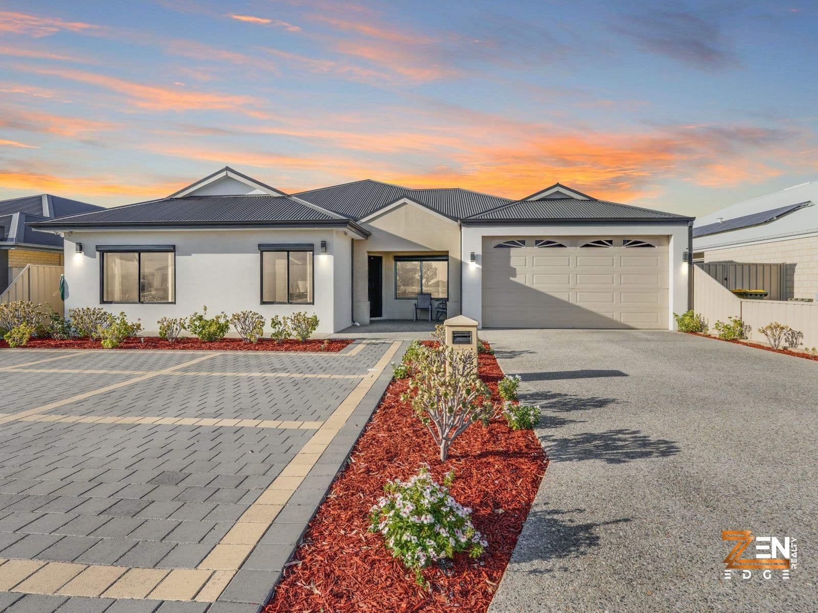 Stunning Luxury Family Home with Modern Features and Prime Location — photo 2