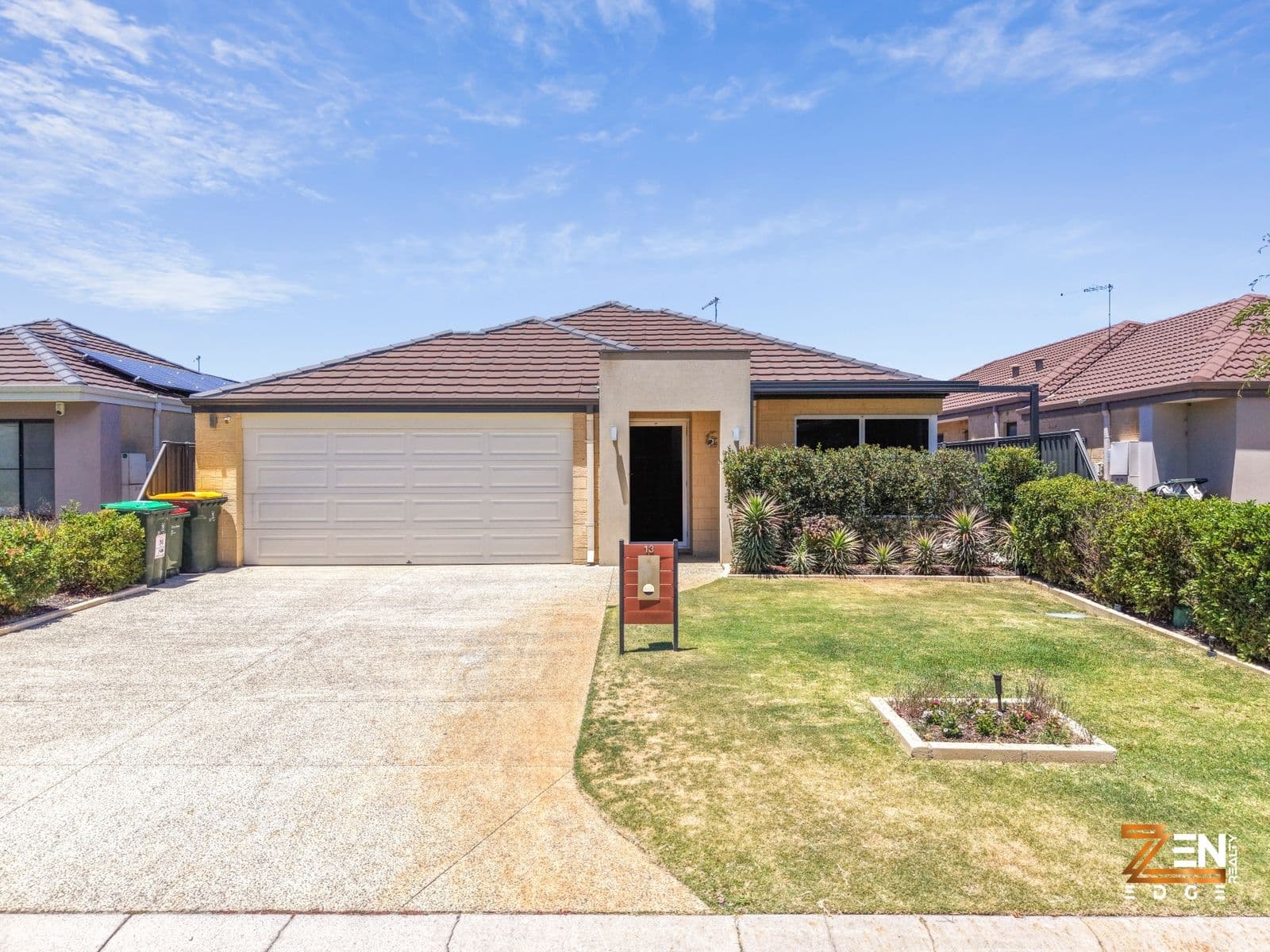 Luxurious Living in Sought-After Caversham — main photo