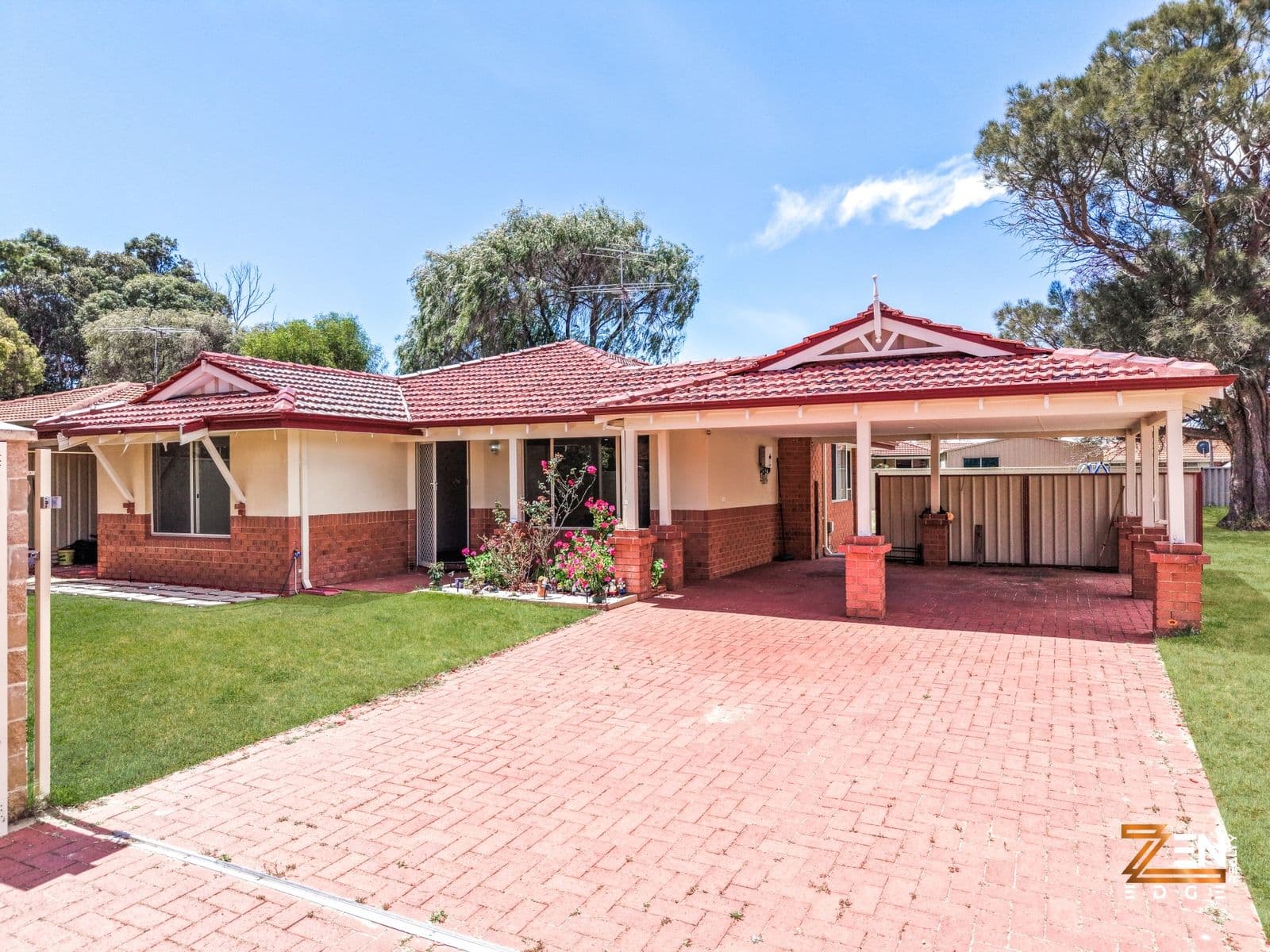 For Sale – 15 Westbourn Pass, Erskine — photo 2