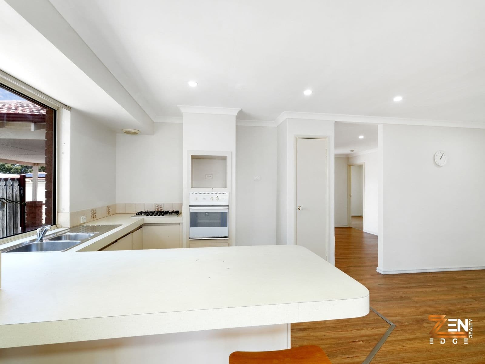 For Sale – 15 Westbourn Pass, Erskine — photo 3