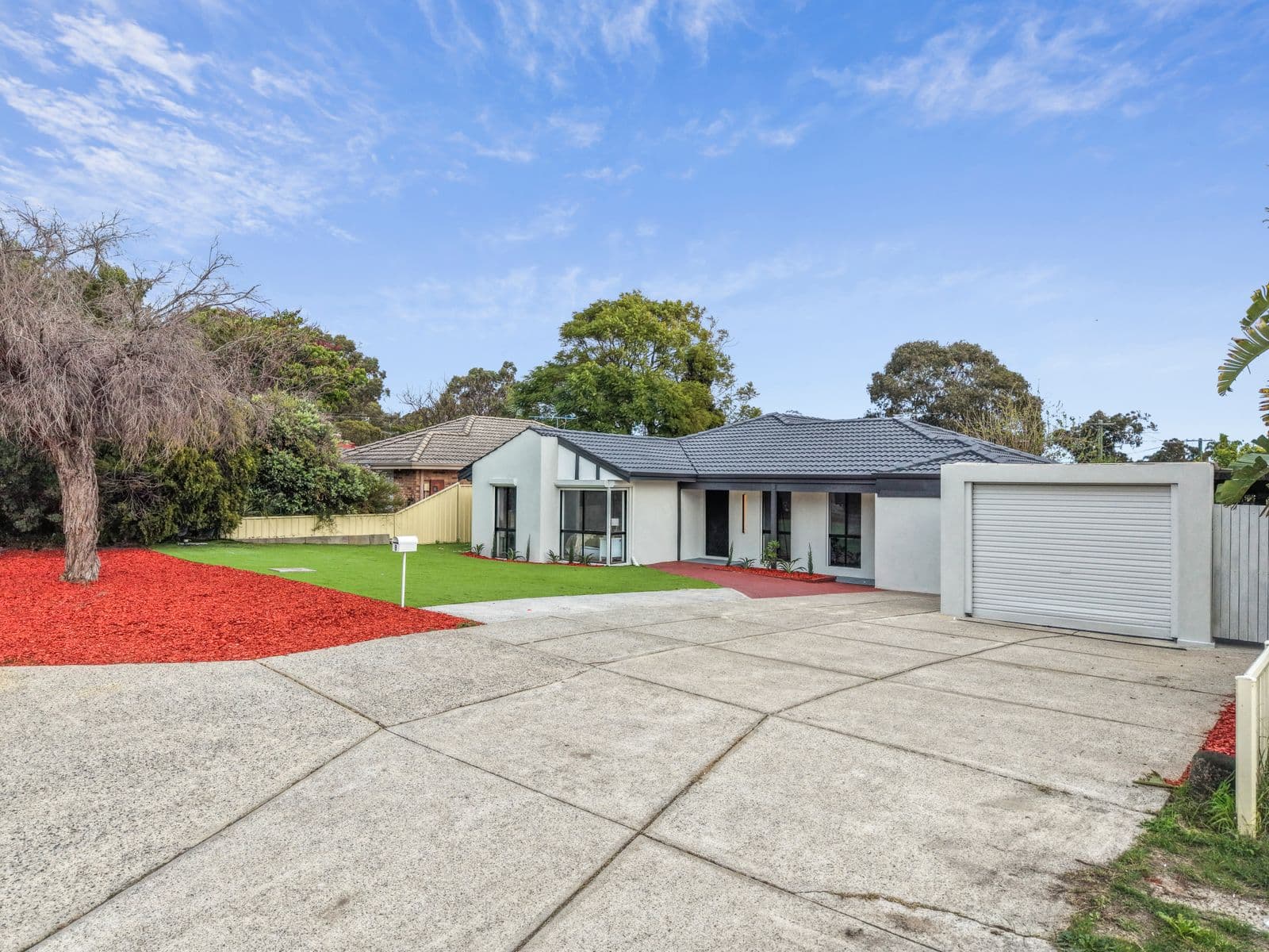 For Lease $880 per week- Modern Family Living in a Quiet Marangaroo Court — photo 3