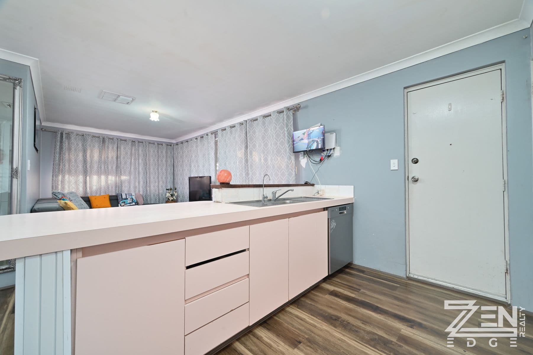 FOR SALE: 34 Chiddington Street, Beckenham, WA — photo 5